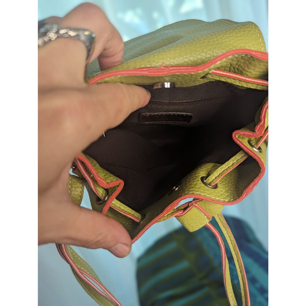 Noelle Vegan Leather Crossbody with adjustable shoulder strap - Picture 3 of 4
